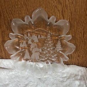 Serving dish/platter. Glass with frosted edges. Mikasa? Walther?  Vintage!